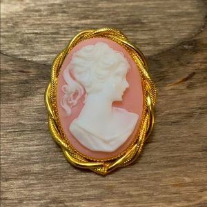 Vintage Style Cameo Pink Back set in Gold Tone Pin Brooch (metal untested)